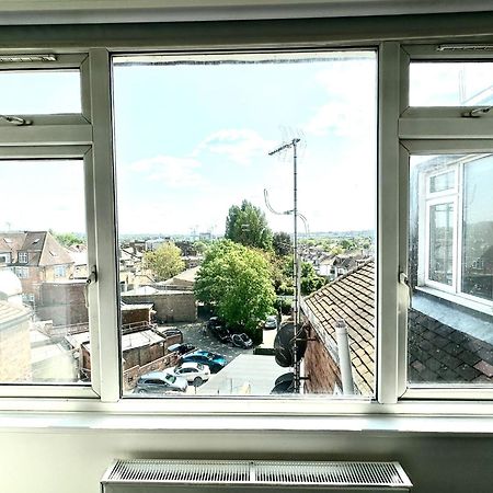 Stylish Modern, Private Apartment,15 Mins To Central London Hendon Kültér fotó